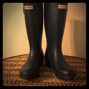 GENTLY WORN HUNTER RAIN BOOTS KIDS!!!